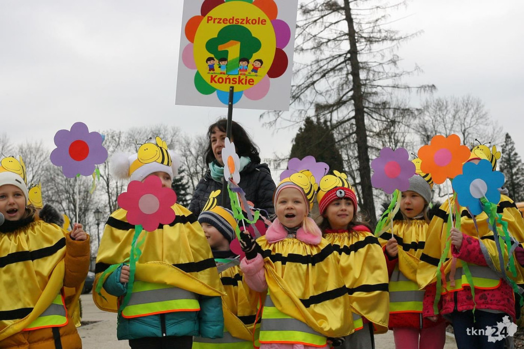 Przedszkolaki w Końskich budziły wiosnę! Zobaczcie wideo i zdjęcia