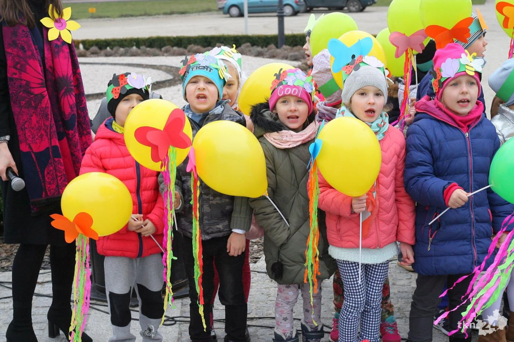 Przedszkolaki w Końskich budziły wiosnę! Zobaczcie wideo i zdjęcia