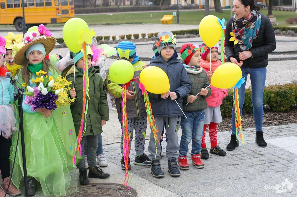 Przedszkolaki w Końskich budziły wiosnę! Zobaczcie wideo i zdjęcia