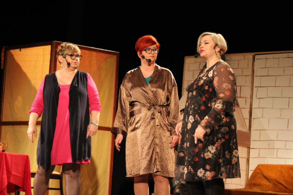 Teatralna grupa z Włoszczowy zachwyciła w Stąporkowie [zdjęcia]
