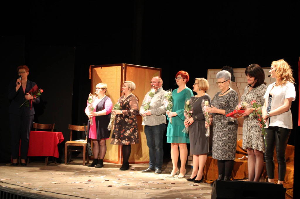 Teatralna grupa z Włoszczowy zachwyciła w Stąporkowie [zdjęcia]