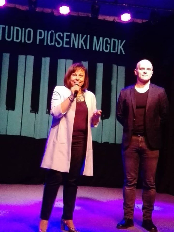 Wokalistki Studia Piosenki MGDK śpiewająco powitały wiosnę [wideo, zdjęcia]