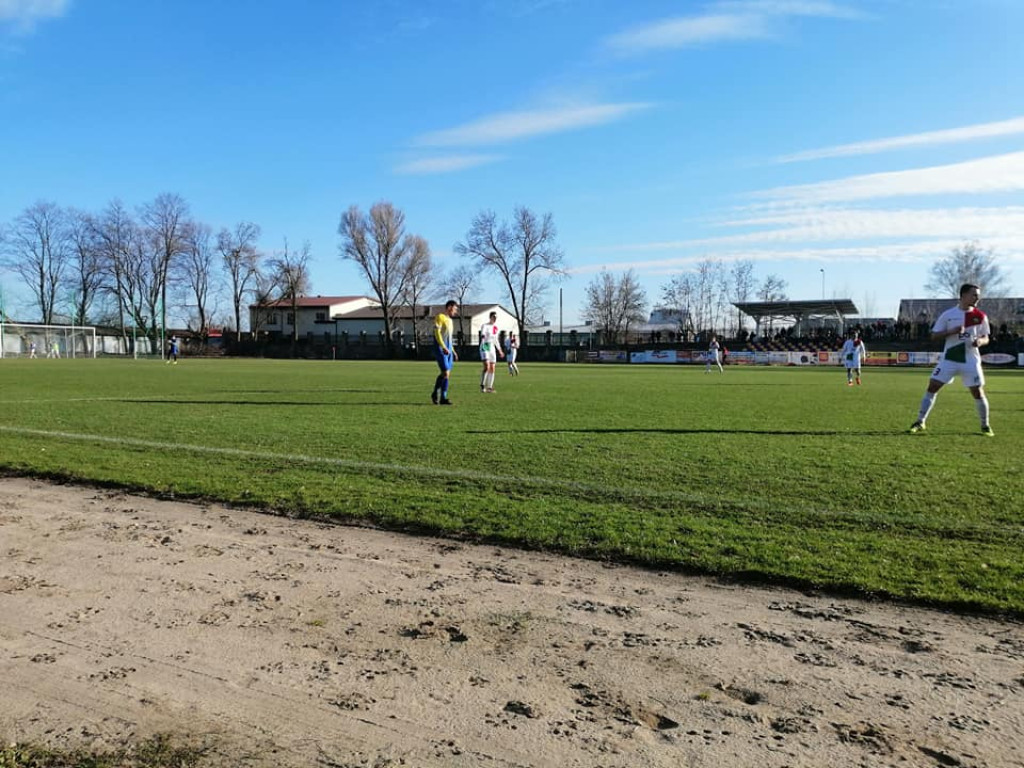 Neptun po batalii wygrywa z Klimontowianką Klimontów [zdjęcia]