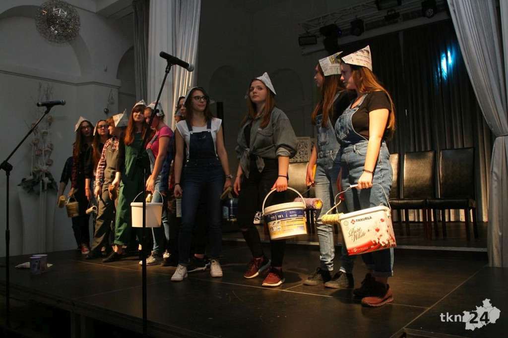 Młodzież z `Nowego` z Teatru `Lustro` zachwyciła w Leliwie [wideo, zdjęcia]