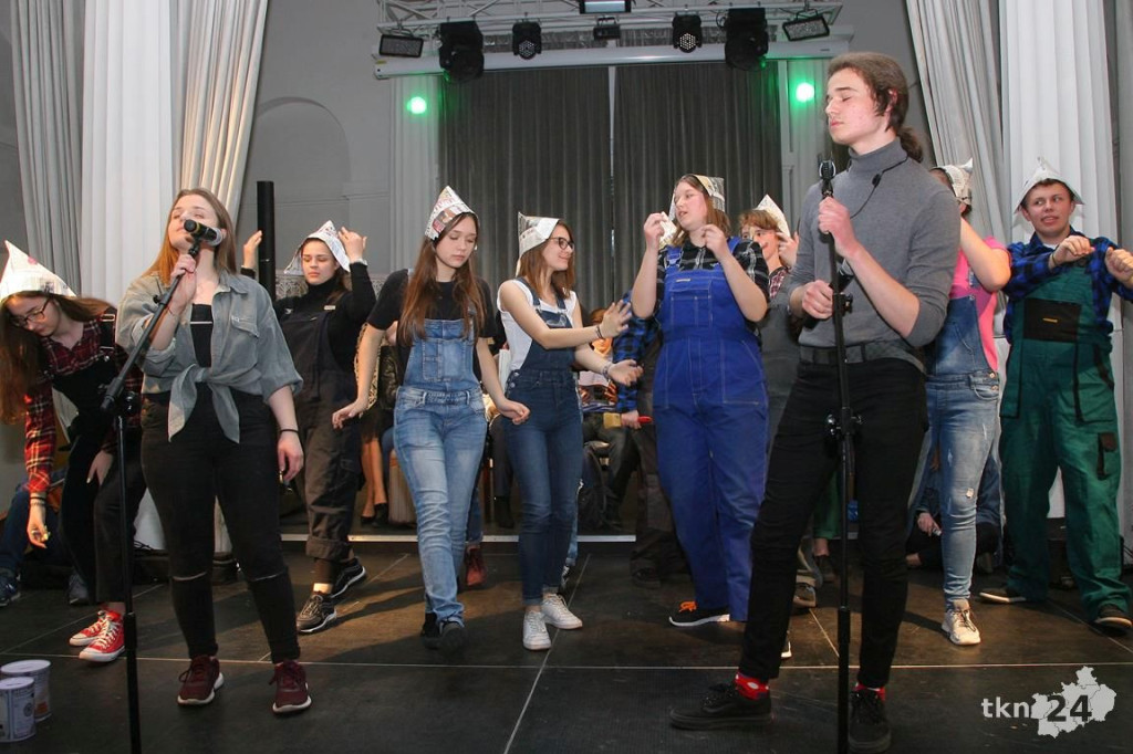 Młodzież z `Nowego` z Teatru `Lustro` zachwyciła w Leliwie [wideo, zdjęcia]