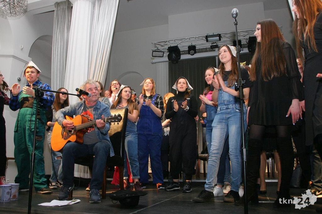 Młodzież z `Nowego` z Teatru `Lustro` zachwyciła w Leliwie [wideo, zdjęcia]