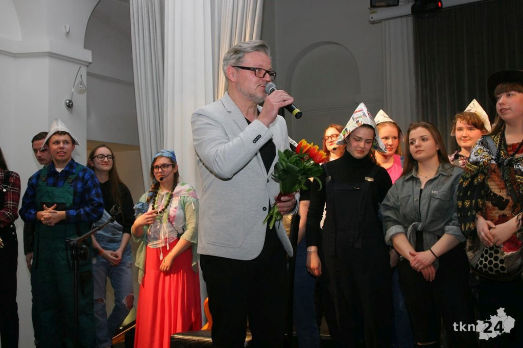 Młodzież z `Nowego` z Teatru `Lustro` zachwyciła w Leliwie [wideo, zdjęcia]