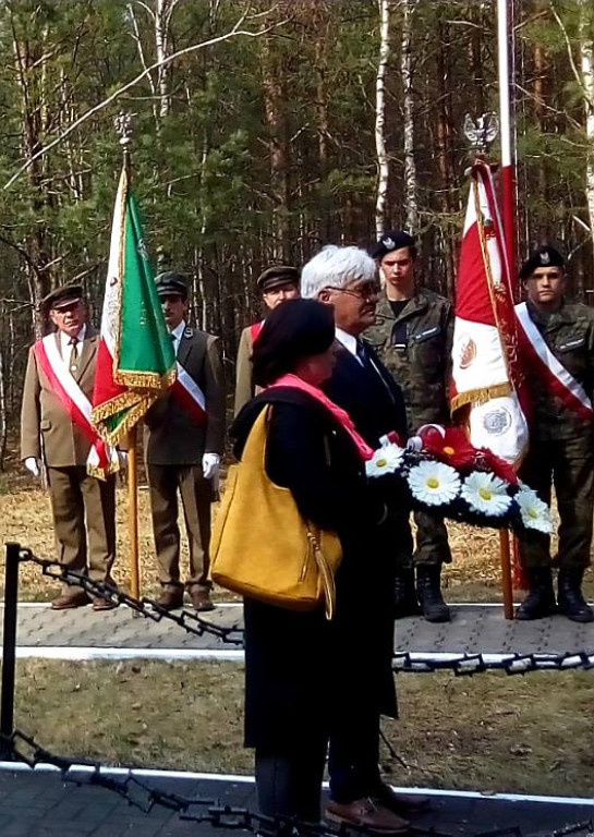 Uczcili pamięć trzynastu zamordowanych Polaków [zdjęcia]