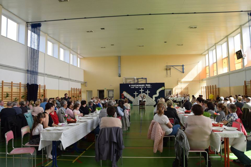 Uczniowie zaprezentowali Misterium Wielkanocne [zdjęcia]