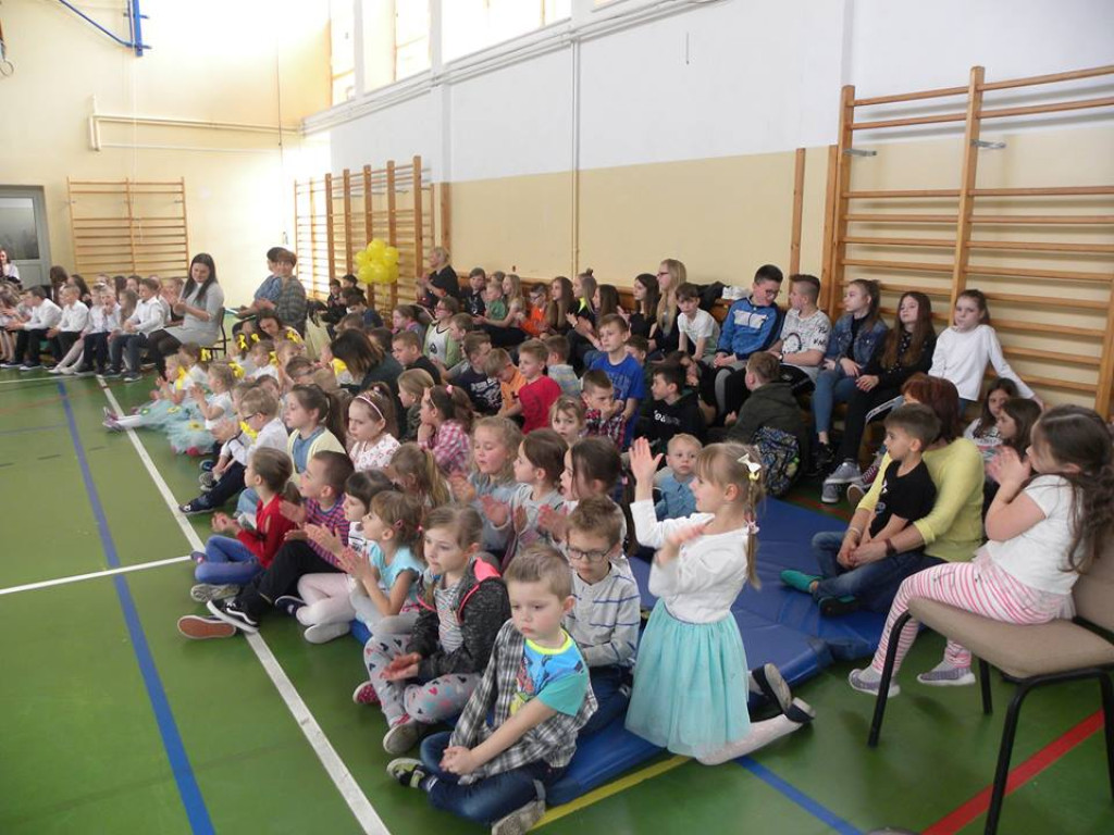 Uczniowie zaprezentowali Misterium Wielkanocne [zdjęcia]