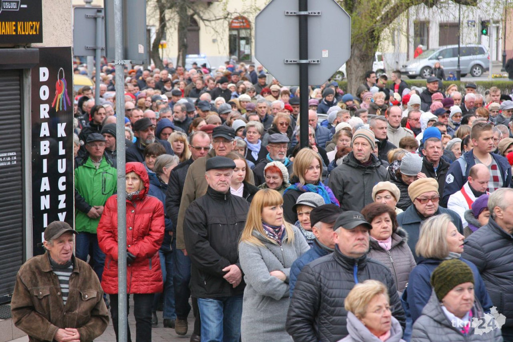 Konecczanie powitali relikwie Krzyża Świętego [fotogaleria]