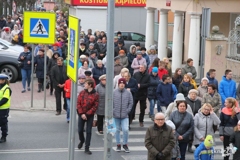 Konecczanie powitali relikwie Krzyża Świętego [fotogaleria]