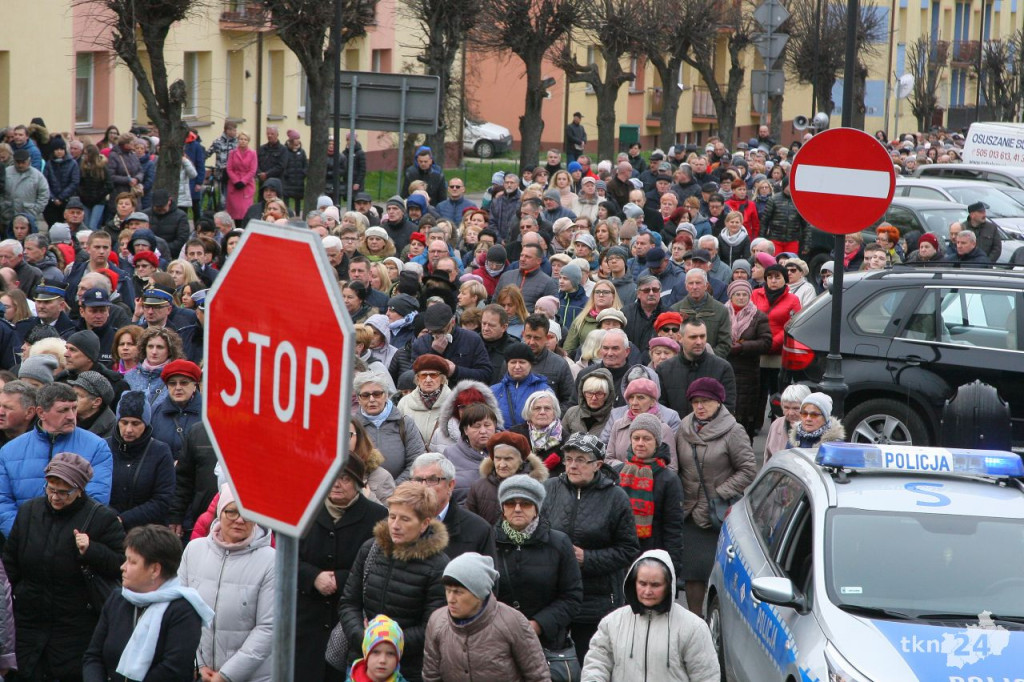 Konecczanie powitali relikwie Krzyża Świętego [fotogaleria]