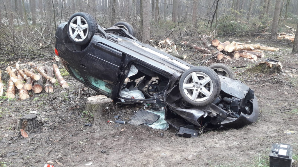 Aktualizacja: Dachowanie w okolicach krzyżówek radoszyckich! Są poszkodowani [zdjęcia]