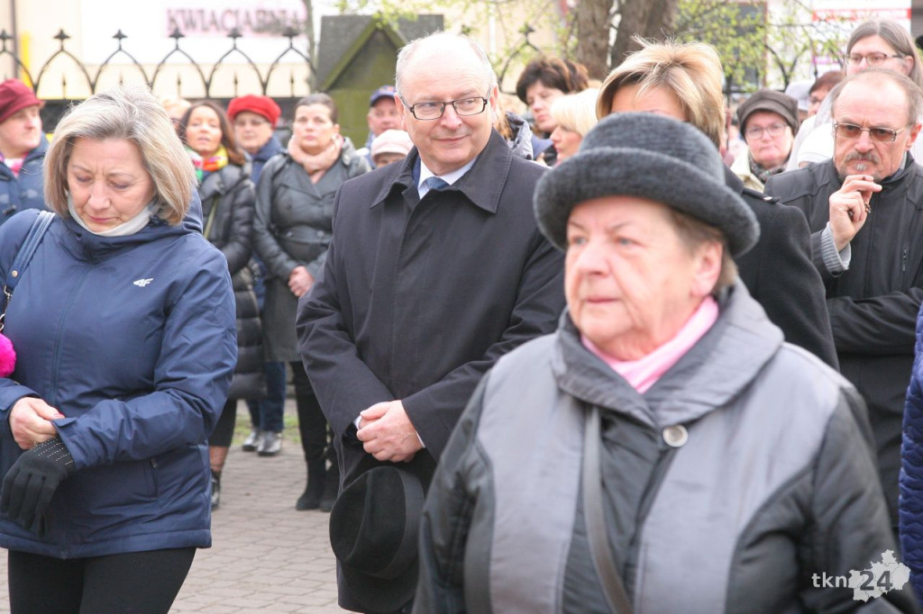 Relacja wideo: Relikwie Krzyża Świętego już w Kolegiacie w Końskich!