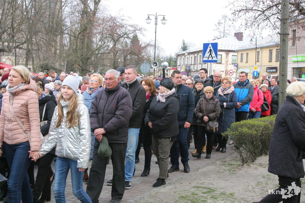 Relacja wideo: Relikwie Krzyża Świętego już w Kolegiacie w Końskich!