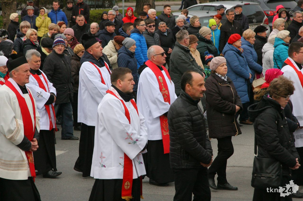 Relacja wideo: Relikwie Krzyża Świętego już w Kolegiacie w Końskich!