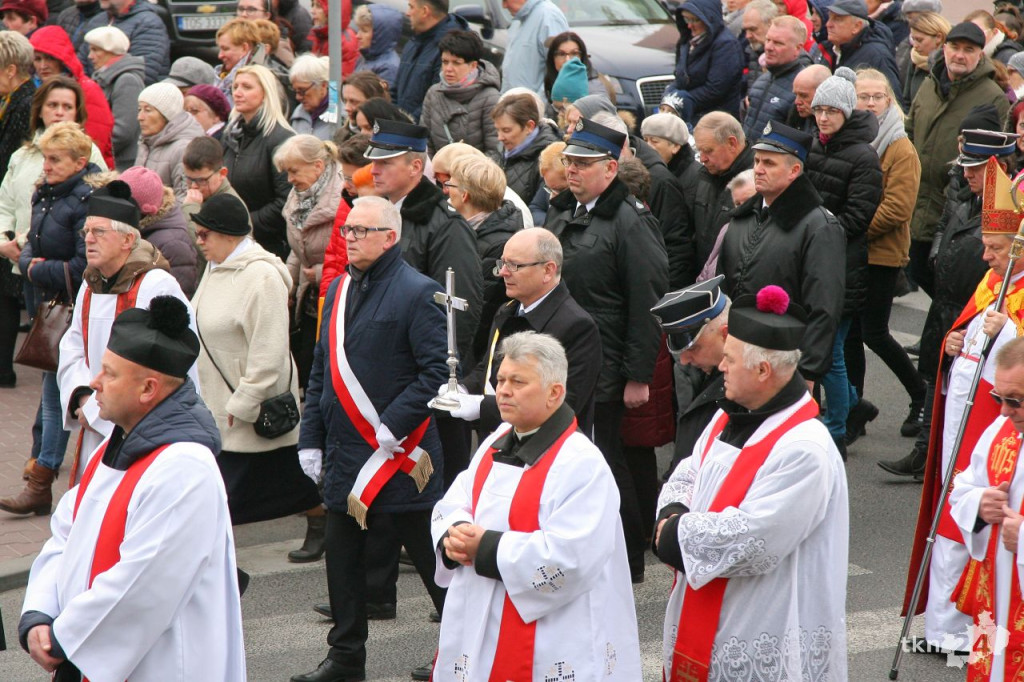 Relacja wideo: Relikwie Krzyża Świętego już w Kolegiacie w Końskich!