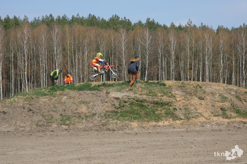 W niedzielę motocykle latały w Przybyszowach [fotorelacja]