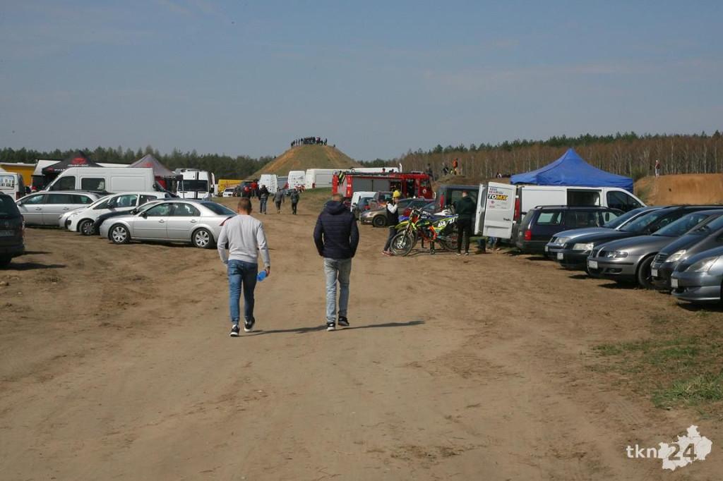 Relacja wideo: Zawody motocrossowe w Przybyszowach