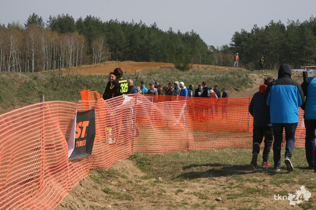 Relacja wideo: Zawody motocrossowe w Przybyszowach