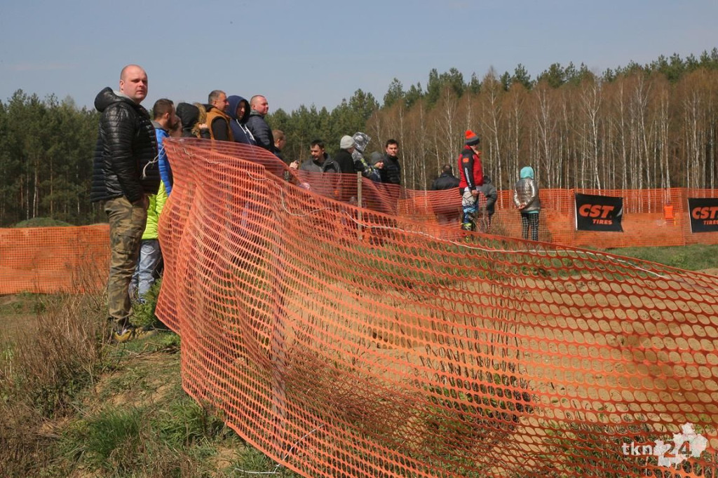 Relacja wideo: Zawody motocrossowe w Przybyszowach