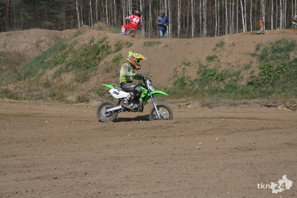 Relacja wideo: Zawody motocrossowe w Przybyszowach