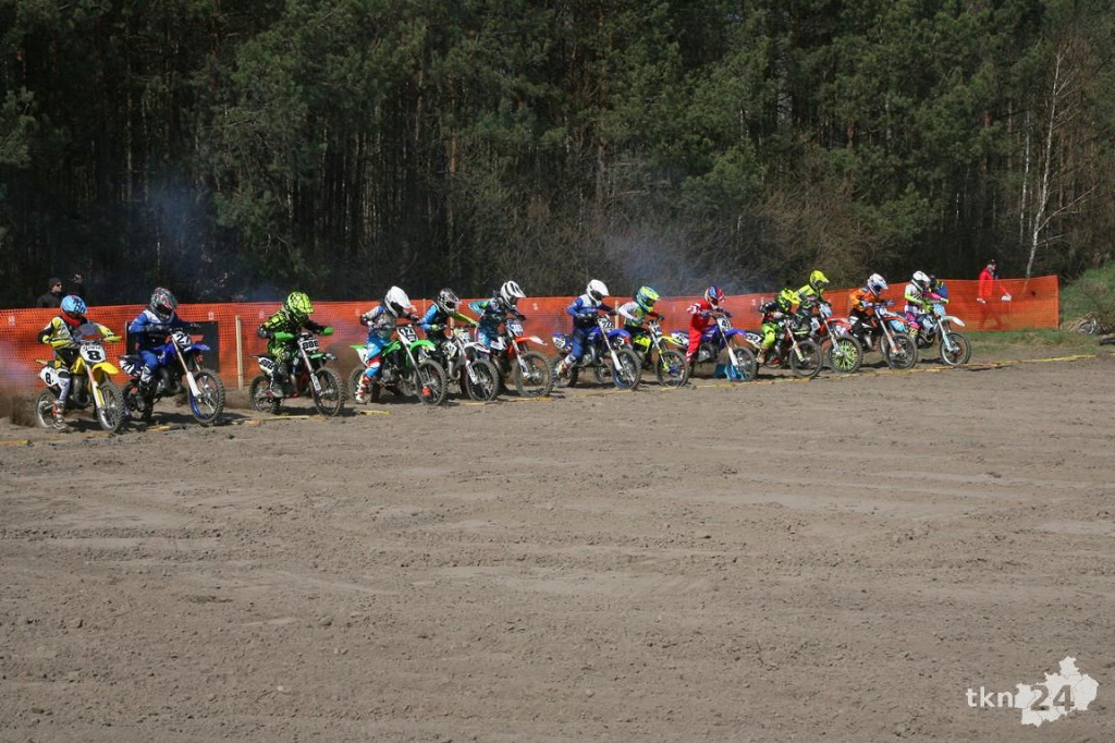 Relacja wideo: Zawody motocrossowe w Przybyszowach