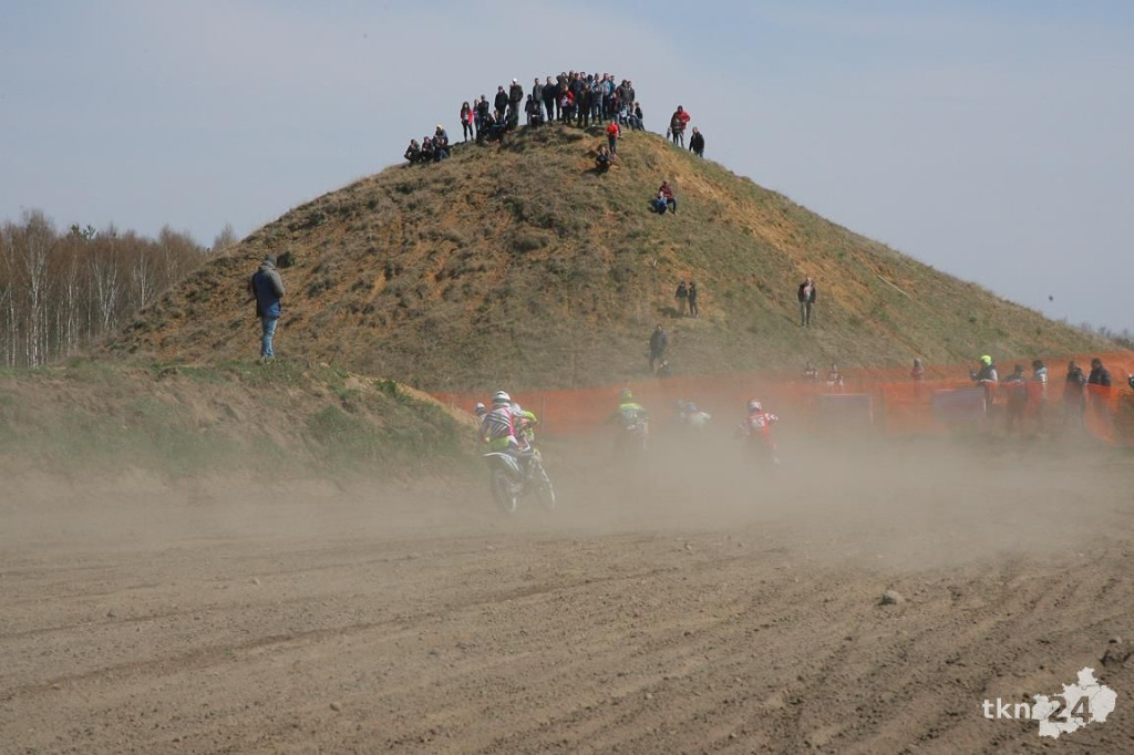 Relacja wideo: Zawody motocrossowe w Przybyszowach