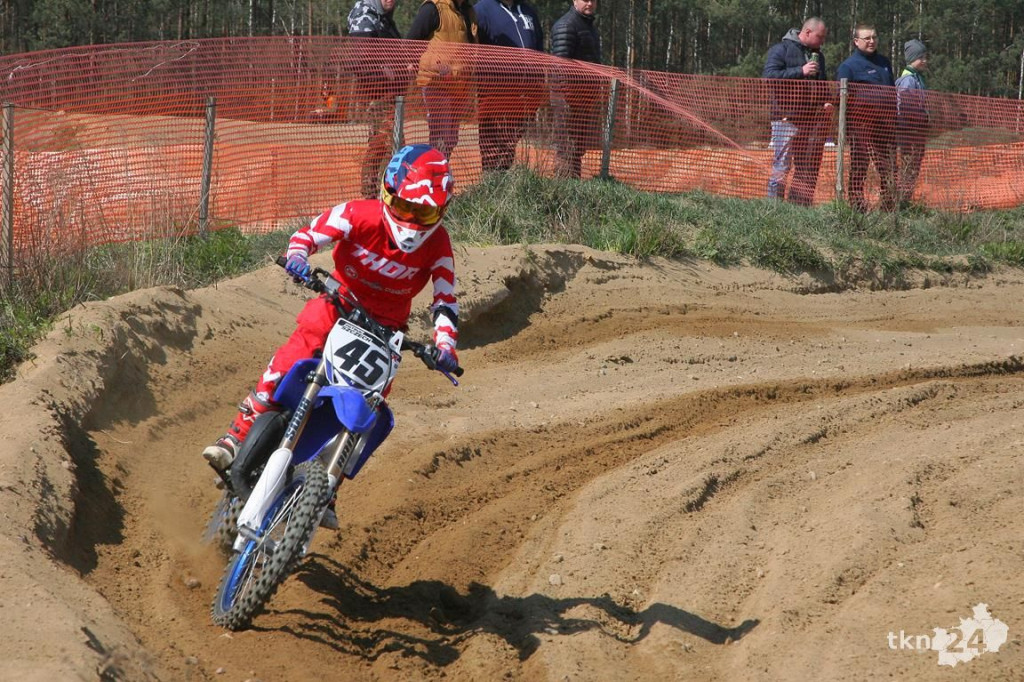 Relacja wideo: Zawody motocrossowe w Przybyszowach