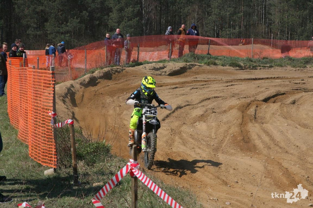 Relacja wideo: Zawody motocrossowe w Przybyszowach