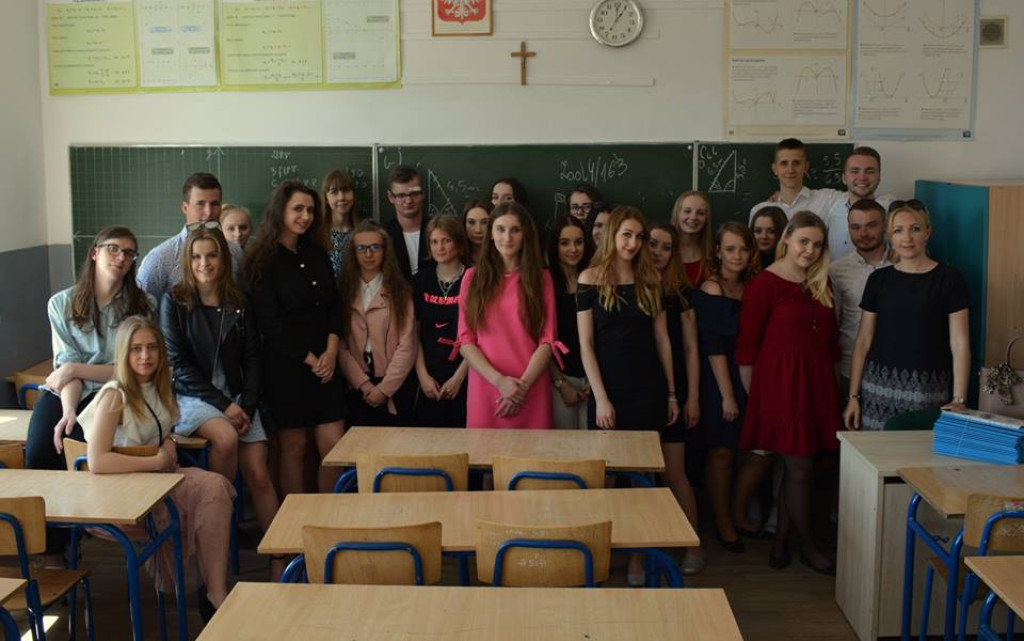Tegoroczni maturzyści zakończyli rok szkolny [wideo, zdjęcia]