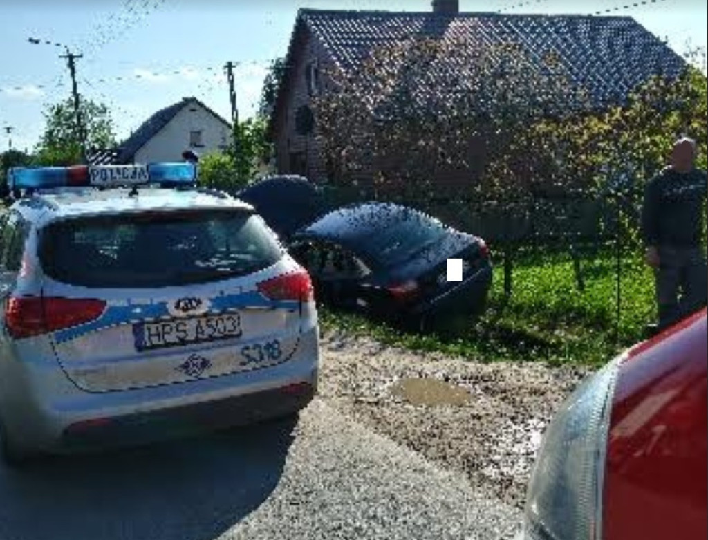 Zderzenie Audi i Mercedesa w Hucisku w gminie Stąporków [zdjęcia]