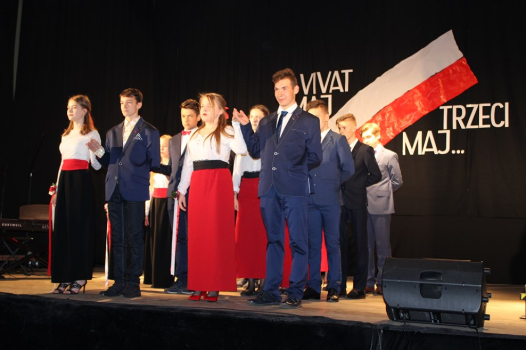 Uroczystości 3 Maja w Stąporkowie [zdjęcia]