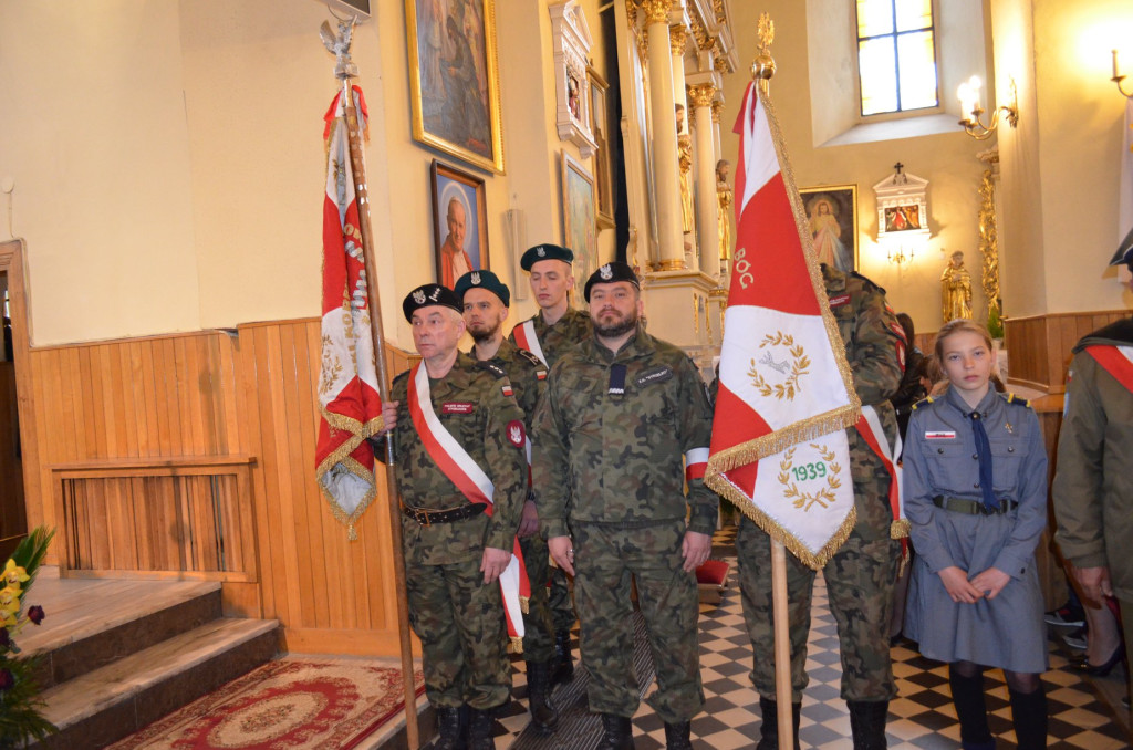 Radoszyce: Msza święta i spotkanie pod pomnikiem na 3 Maja [zdjęcia]