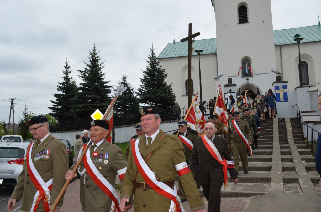 Radoszyce: Msza święta i spotkanie pod pomnikiem na 3 Maja [zdjęcia]