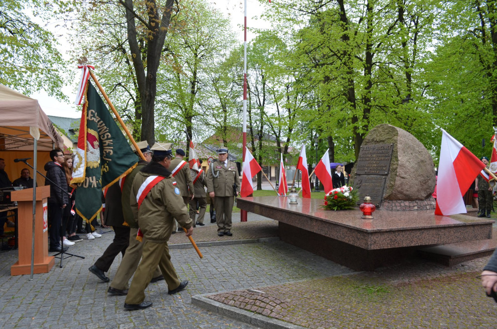 Radoszyce: Msza święta i spotkanie pod pomnikiem na 3 Maja [zdjęcia]