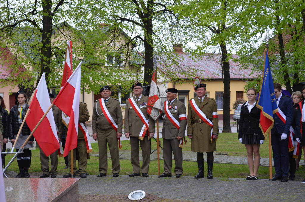 Radoszyce: Msza święta i spotkanie pod pomnikiem na 3 Maja [zdjęcia]