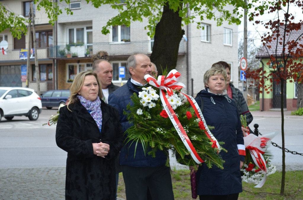 Radoszyce: Msza święta i spotkanie pod pomnikiem na 3 Maja [zdjęcia]