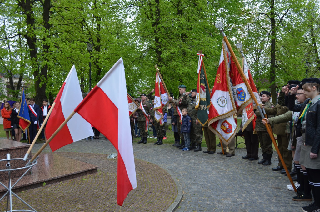 Radoszyce: Msza święta i spotkanie pod pomnikiem na 3 Maja [zdjęcia]