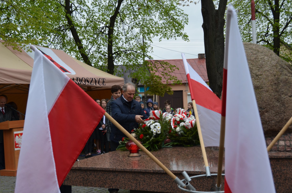 Radoszyce: Msza święta i spotkanie pod pomnikiem na 3 Maja [zdjęcia]