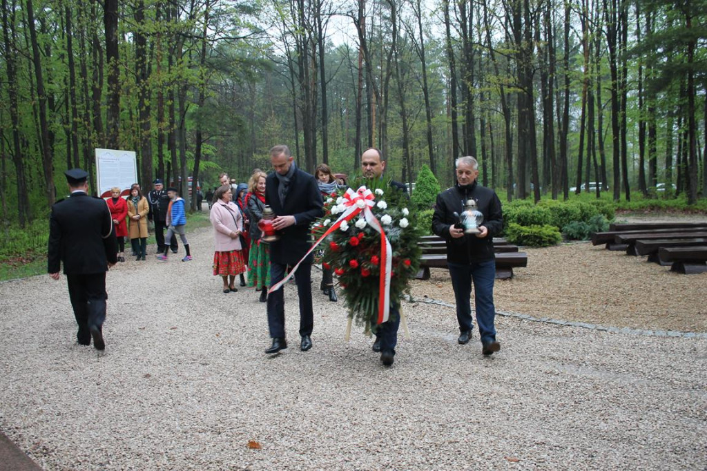 Uczcili 79. rocznicę pacyfikacji Królewca i Adamowa [zdjęcia]