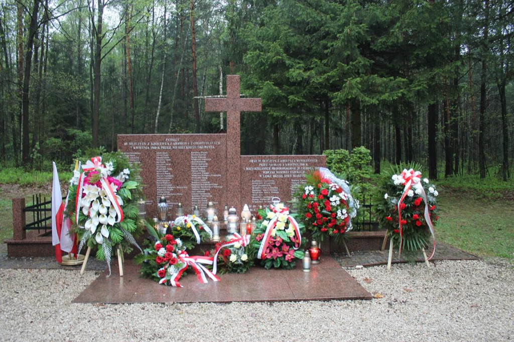 Uczcili 79. rocznicę pacyfikacji Królewca i Adamowa [zdjęcia]