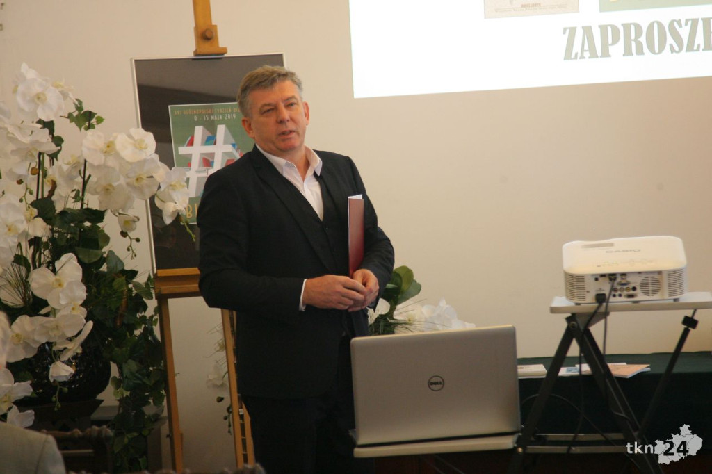 Tydzień Bibliotek w Końskich z premierami nowych książek [wideo, zdjęcia]