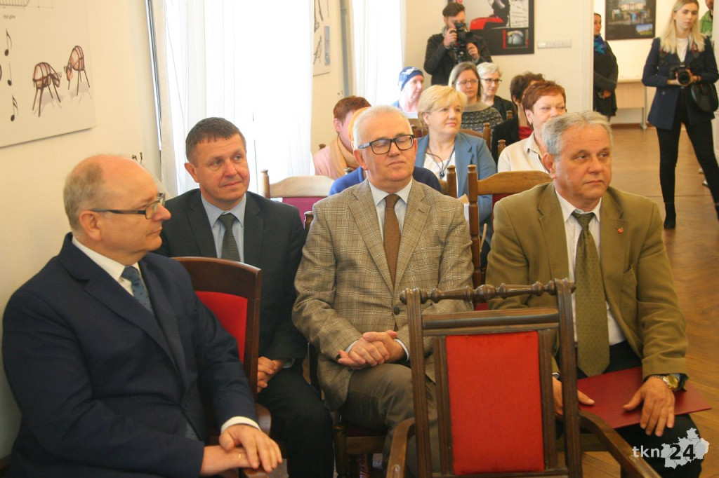 Tydzień Bibliotek w Końskich z premierami nowych książek [wideo, zdjęcia]