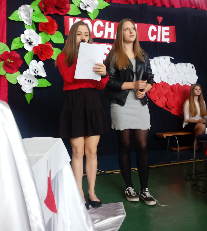 Uczniowie uczcili 228. rocznicę uchwalenia Konstytucji 3 Maja [zdjęcia]