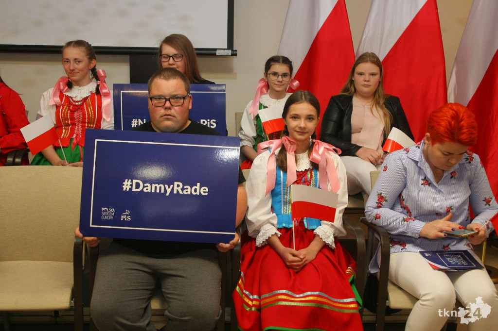 Beata Szydło w Końskich. Zobaczcie mnóstwo zdjęć