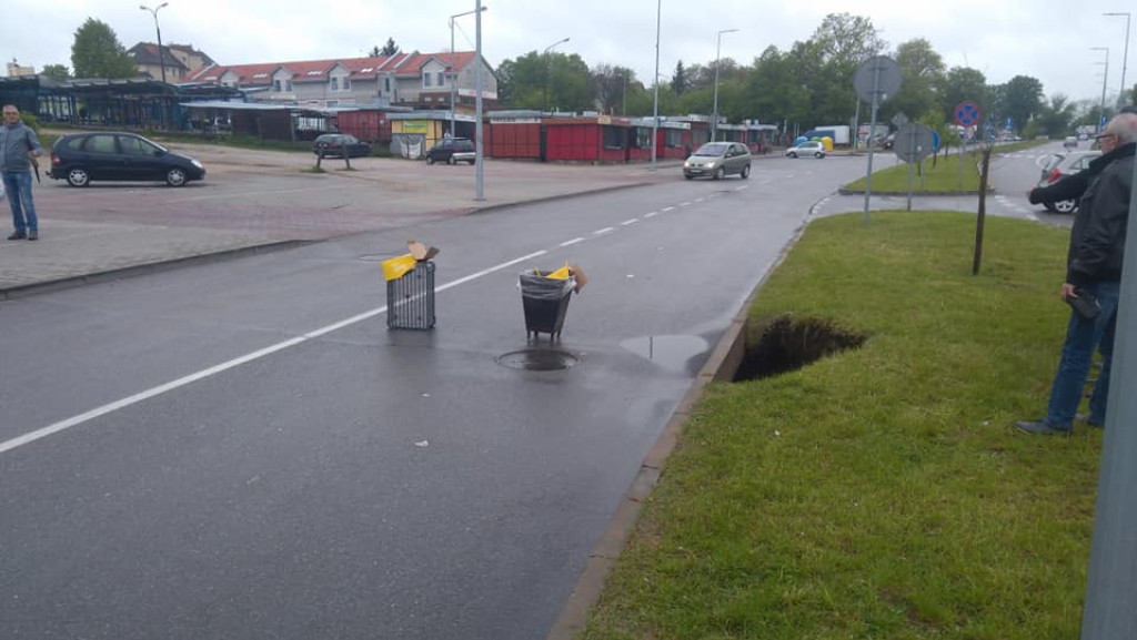 Uwaga Kierowcy! Wielka dziura przy ulicy Wojska Polskiego w Końskich! [zdjęcia]
