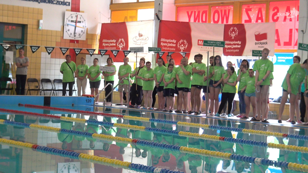 Niezwykli sportowcy rywalizowali na koneckiej pływalni [wideo, zdjęcia]
