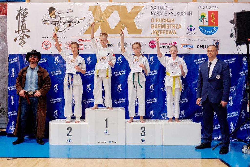 Karatecy z Niekłania Wielkiego z medalami w Józefowie [zdjęcia]